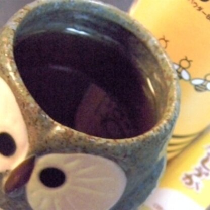 ホヌさんの写真の茶器可愛いですね～♪好みです^m^　・・とか言いつつ又こんな湯呑みを使う私・・(^_^;)☆甘くした生姜入りのお茶って好きです～。温まりました♡